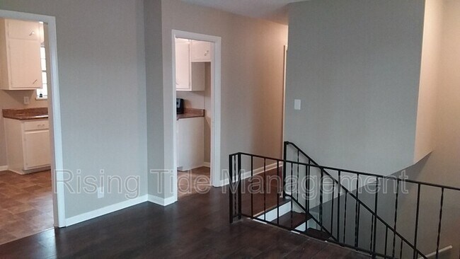 Building Photo - 5500 Crestview Dr