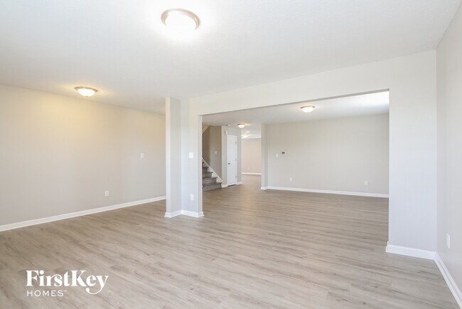 Building Photo - 737 Prospector Dr