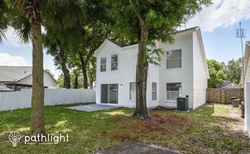 Foto del edificio - 5903 Woodpoint Terrace