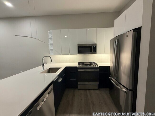 Foto del edificio - 656 Saratoga St