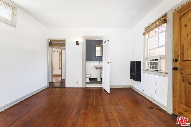Building Photo - 1159 N Fuller Ave