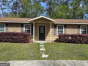 Building Photo - 403 E Lawnwood Ave