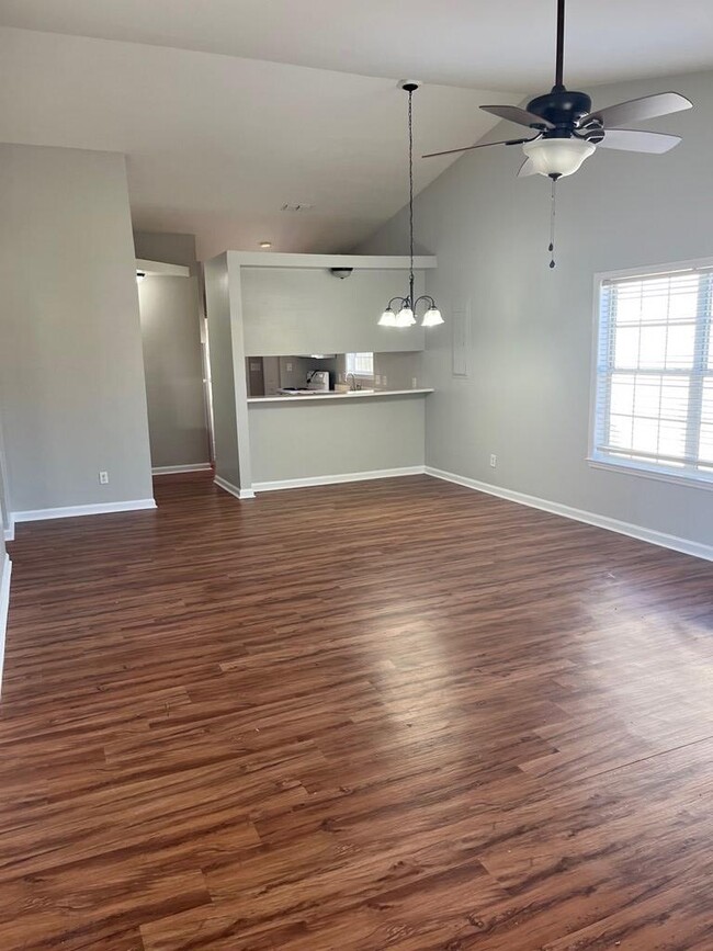 Building Photo - 151 Cove Landing Dr