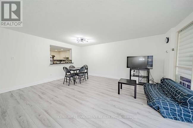 Photo du bâtiment - 5 Weldrick Rd W