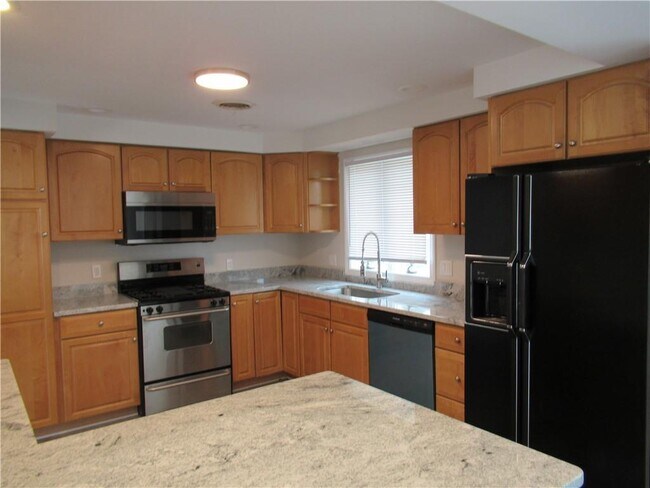 Building Photo - 5 Tanglewood Ln