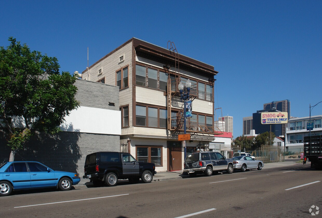 Foto del edificio - 650 11th Ave