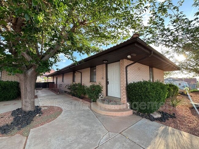 Building Photo - 75 E 800 S