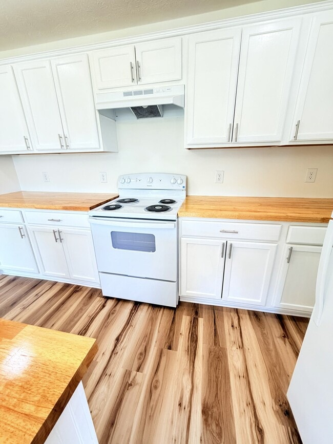 Building Photo - 2641 FL-73