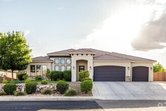 Building Photo - 1861 N Mountain View Dr