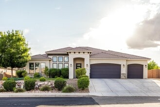 Building Photo - 1861 N Mountain View Dr