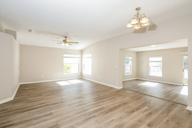 Building Photo - 957 Ponderosa Pine Ct
