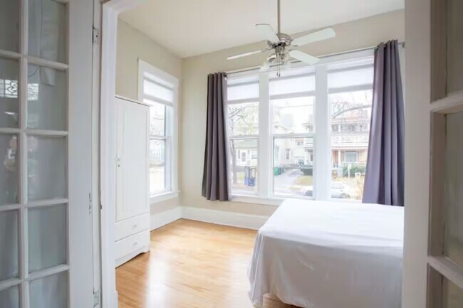 Foto del edificio - 900 W 22nd St