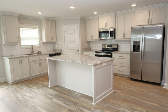 Building Photo - 2047 Mdw Cv Dr