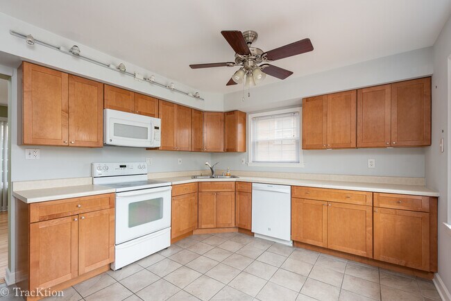 Foto del edificio - 1112 Southport Ave