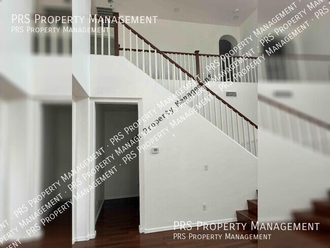 Building Photo - 2741 W Redwood Ln