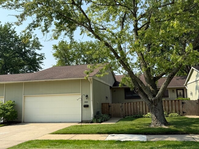 Building Photo - 2665 Sumac St