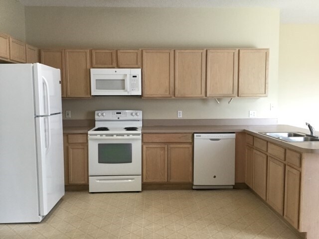 Building Photo - 647 Heraldo Ct