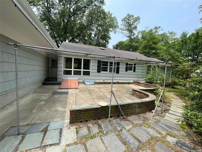 Building Photo - 107 Lowell Pl