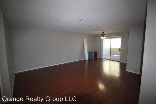 Building Photo - 2 br, 2 bath House - 1401 Linnbaker Ln. #202