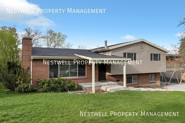 Building Photo - 3610 E Hermes Dr