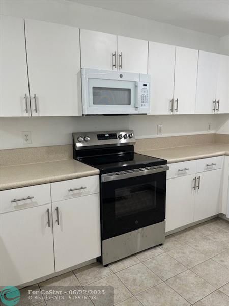 Foto del edificio - 9920 NW 19th Pl