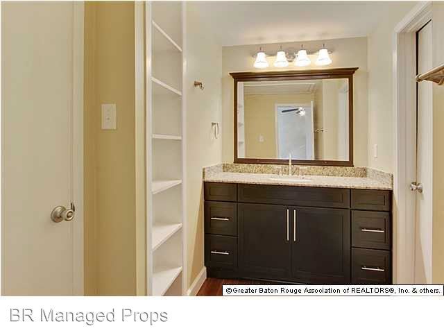 Foto del edificio - 2 br, 2 bath House - 8029 Summa Ave. #A
