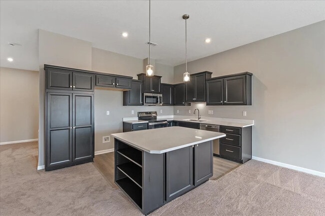 Foto del edificio - 610 Foxhill Dr