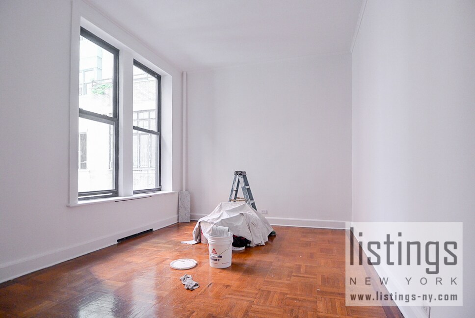Primary Photo - 16 E 71st St