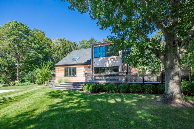 Building Photo - 4 Dominy Ct