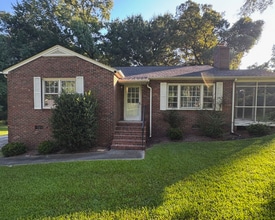 Building Photo - 3016 Hilton Rd