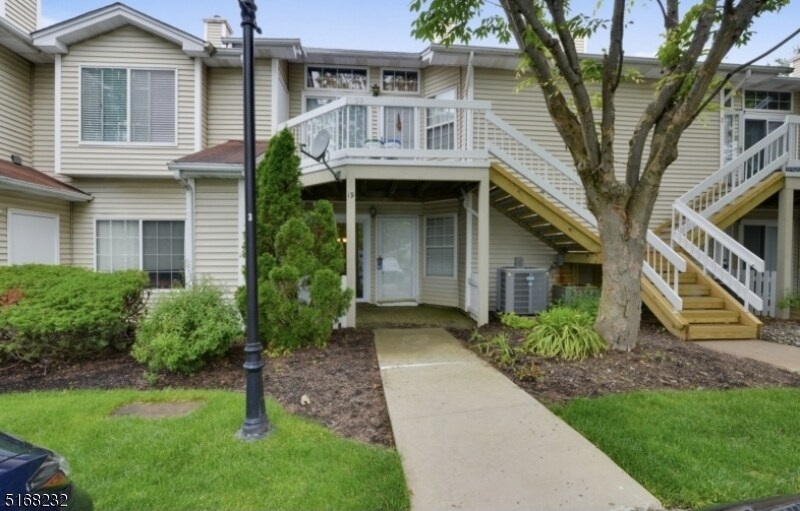 19 Tansy Ct Unit 19, Bedminster, NJ 07921 Room for Rent in Bedminster