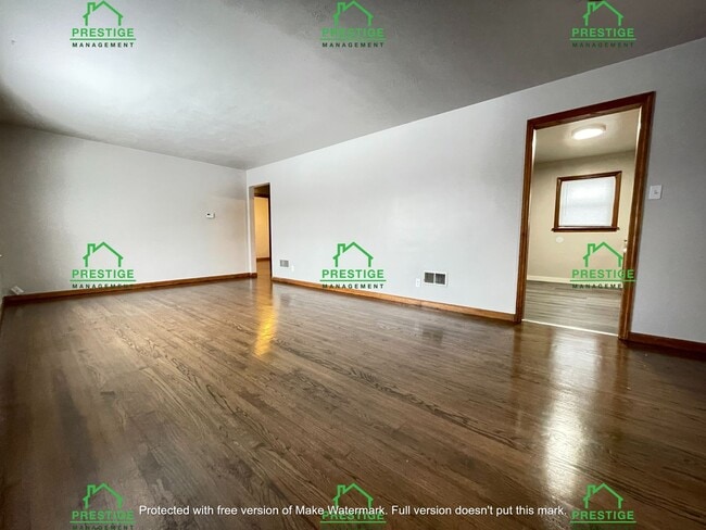Building Photo - 3 Bedroom Hammond Home