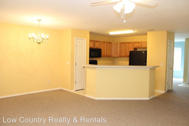 Building Photo - 3 br, 2.5 bath House - 114 University Parkway