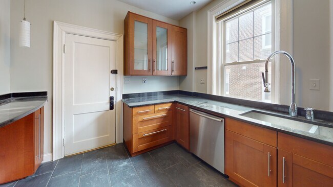 Foto del edificio - 79 Thatcher St