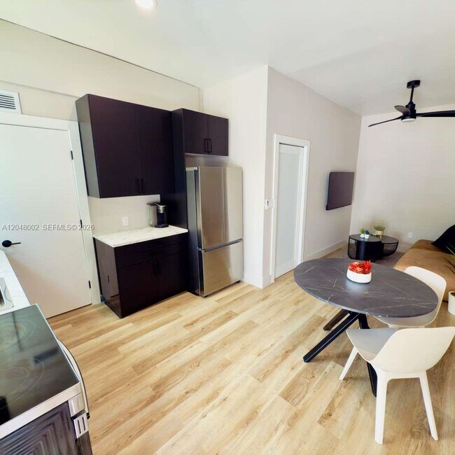 Foto del edificio - 220 NW 126th St
