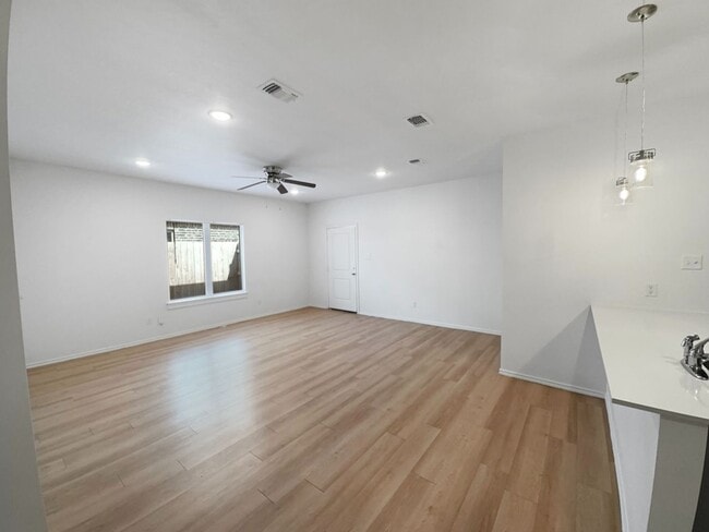Building Photo - 5510 Itasca St