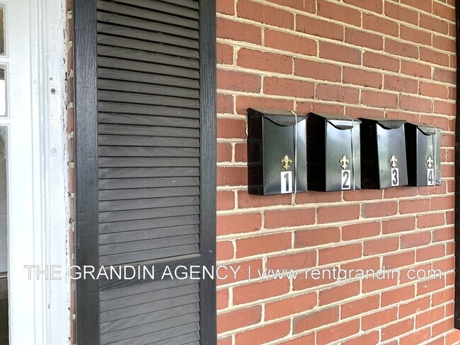 Foto del edificio - 1306 Patterson Ave SW