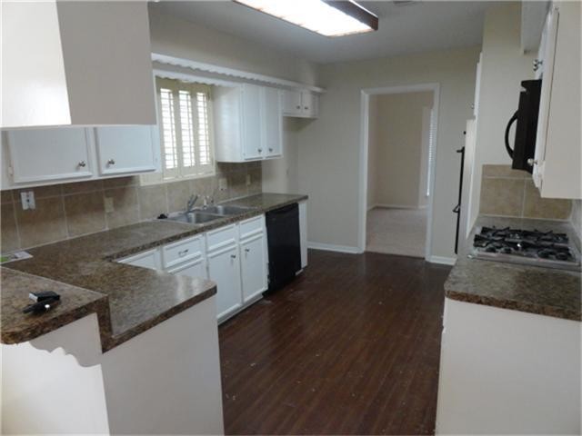 Building Photo - 23946 English Oak Dr
