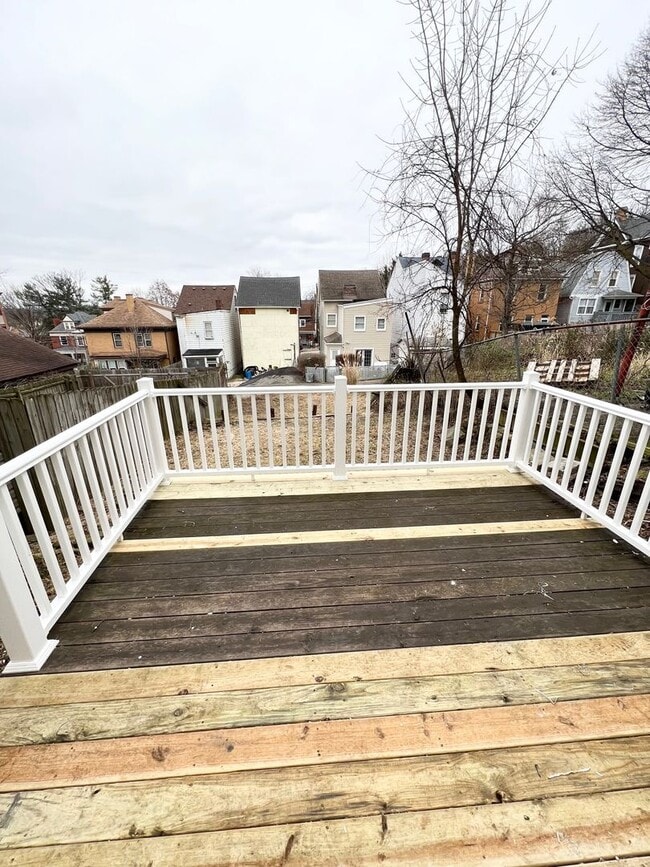 Building Photo - Newly Renovated 2 or 3 Bedroom, 1 Bathroom...
