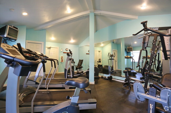 Fitness Center - Trailwood Apartment Homes