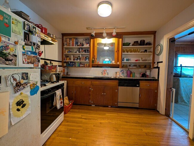 Foto del edificio - 701 W 25th St