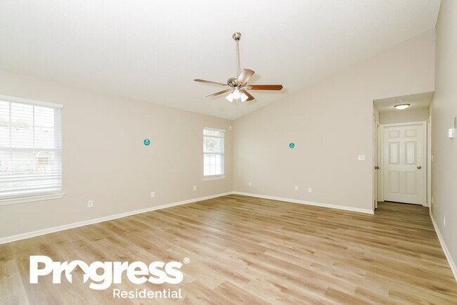 Building Photo - 8246 Crosser Dr
