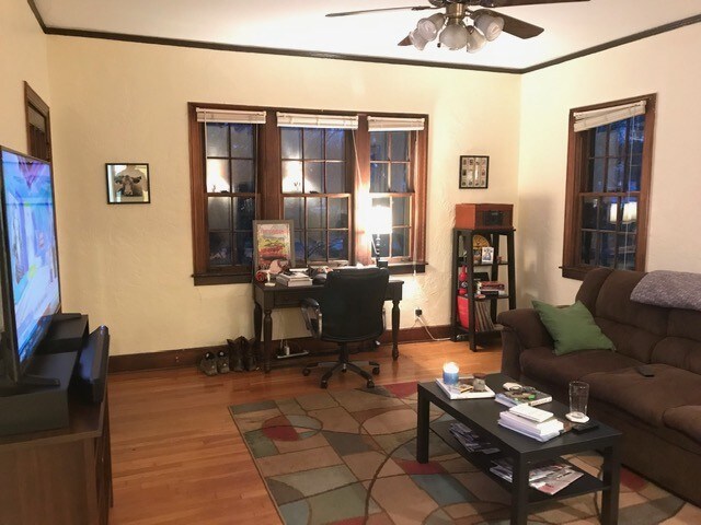 Living room - 223 Carden Ave