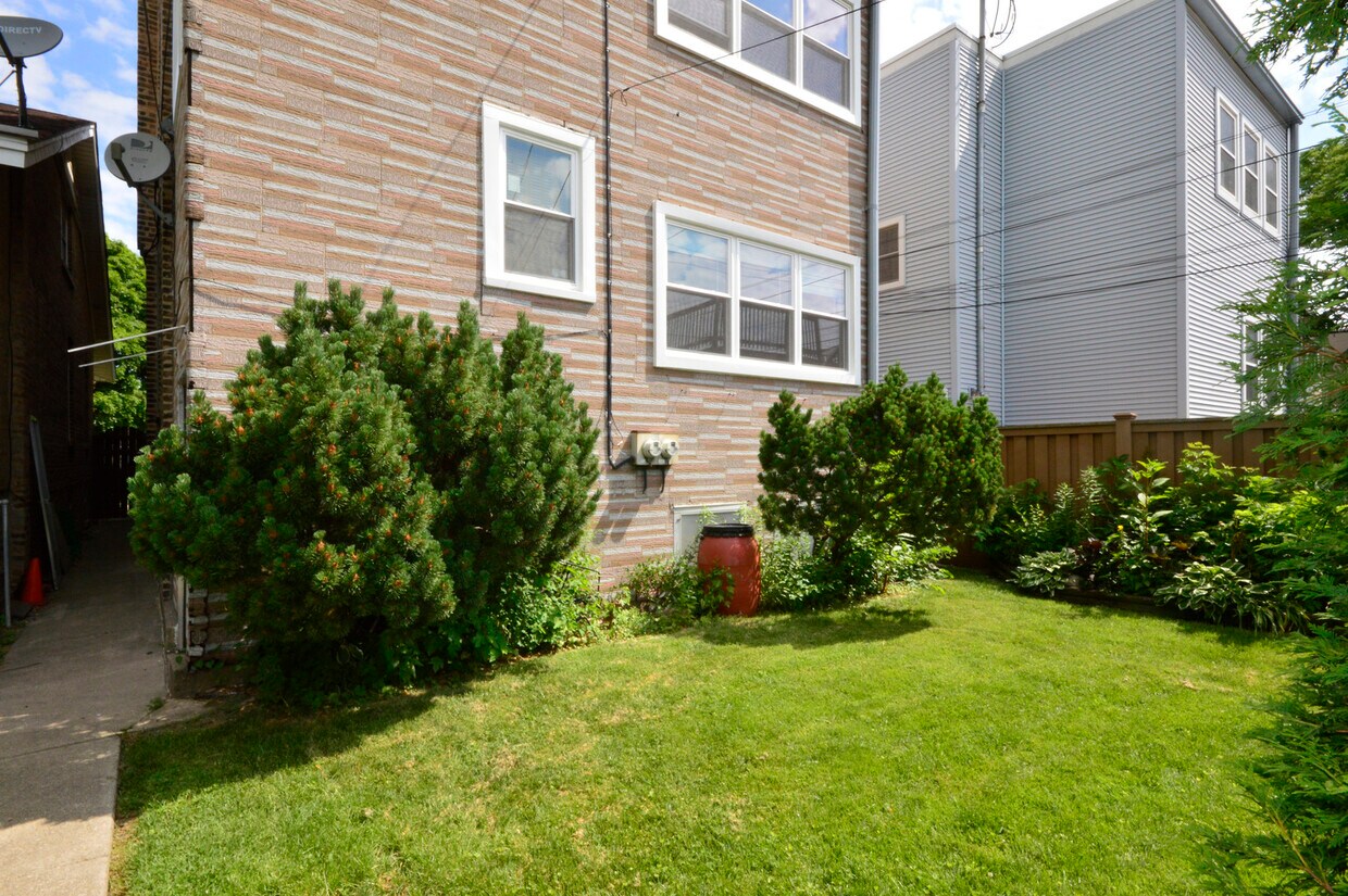 Foto principal - 2541 W Hutchinson St