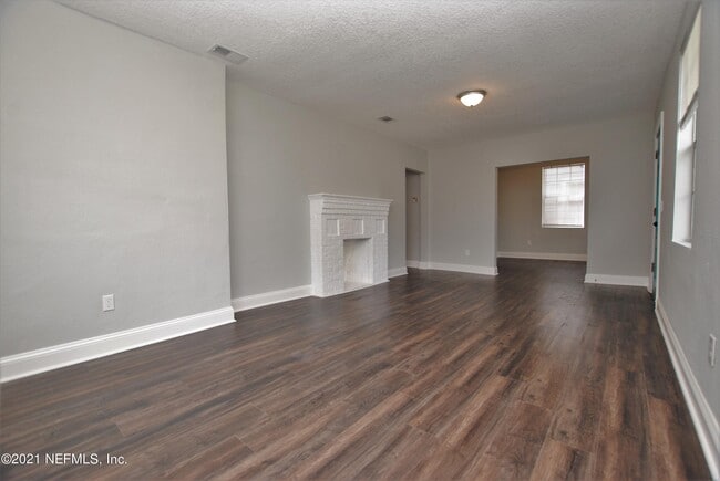 Building Photo - 4532 Polaris St