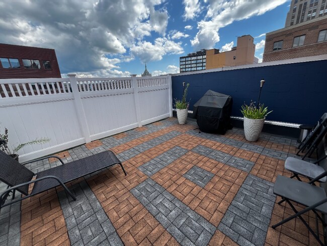 Foto del edificio - 99 Pine St