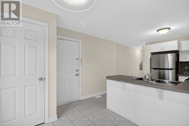 Building Photo - 613A Chapman Mills Dr