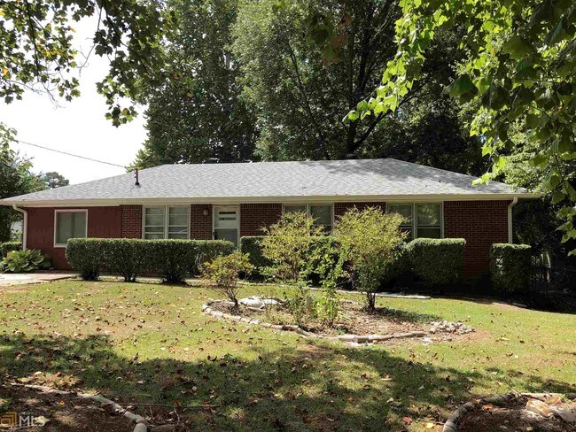 Building Photo - 2743 Lake Harbin Rd