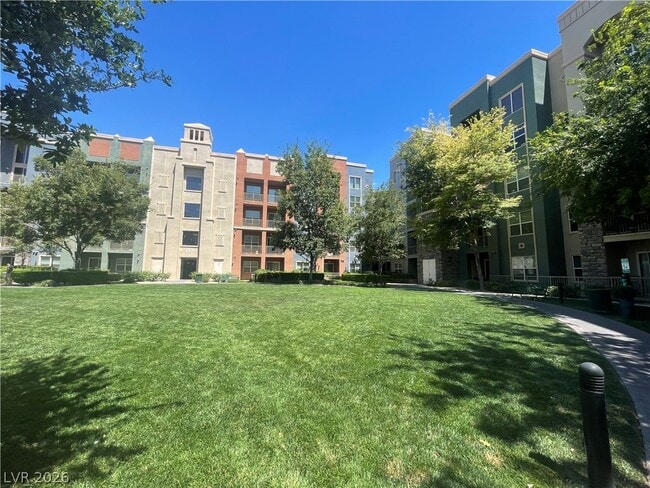 Building Photo - 62 E Serene Ave