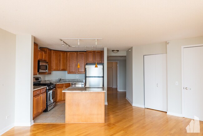 Building Photo - 545 N Dearborn St